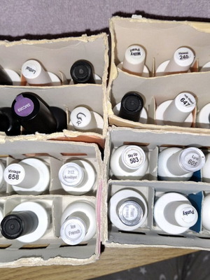 Manicure pedicure equipment like new with 47 semi-permanent polishes, bag and sterilizer