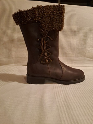 Leather women's boots size 37 new, brown, winter lined