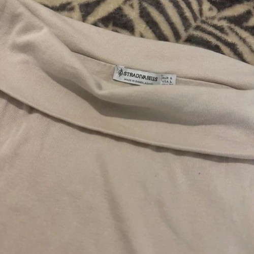 Stradivarius off-shoulder beige blouse like new, size L