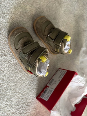 Kickers No. 20 new in box, khaki color