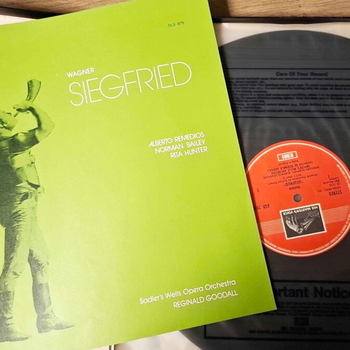 Wagner Siegfried vinyl records like new, 5 LP box set, classical