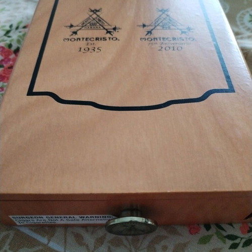 Montecristo 75th Anniversary wooden portable humidor like new