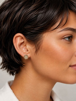 Handmade earrings with gold-plated bronze and faceted fluorite stones