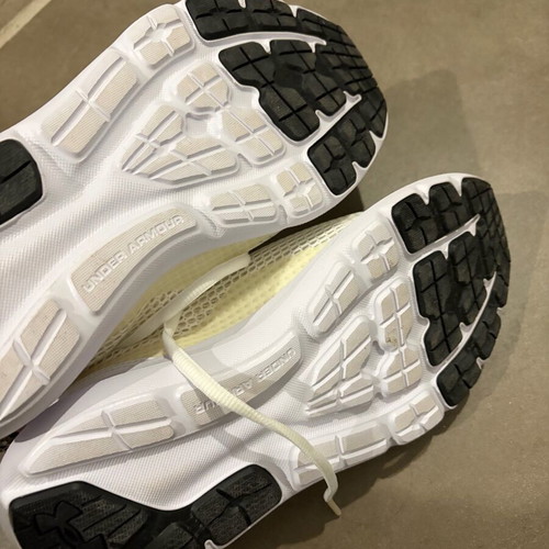 Under Armour athletic shoes new, size 38
