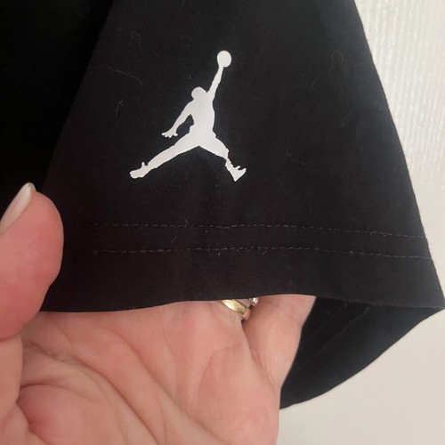 Jordan T-shirt XL for boys 13-15 like new, black