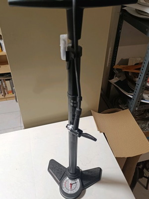 Τρόμπα ποδηλάτου και αυτοκινήτου σαν καινούργια με ανταλλακτικές βελόνες