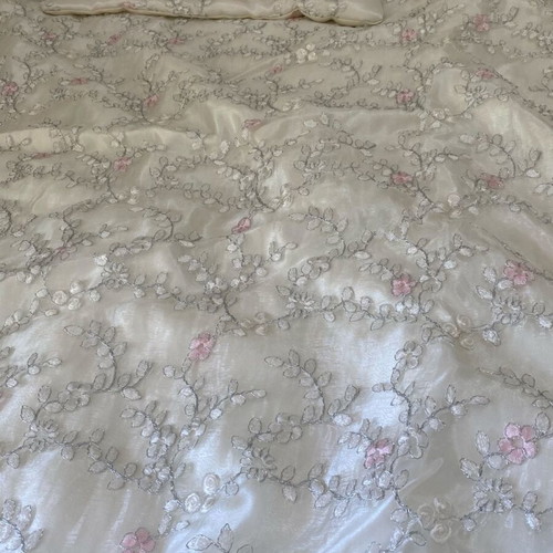 New quilt 185x210 cm with 2 large and 2 small pillows