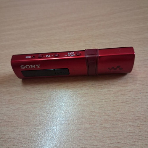 Sony Walkman NWZ-B183 MP3 player like new, 4GB, red aluminum