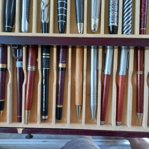 Collectible pens set of 36 with wooden case like new