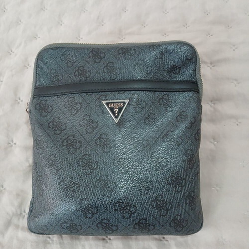 Ανδρικό μαύρο τσαντάκι Guess