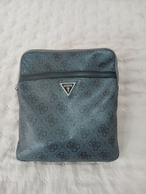 Ανδρικό μαύρο τσαντάκι Guess