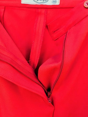 Day red long pants used