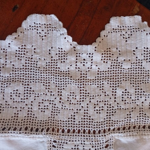 Handmade vintage table runner 60 years old, like new (122x40)