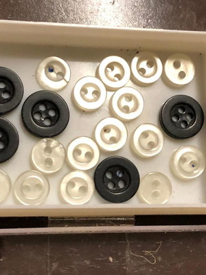 Σετ κουμπιά ραπτικής καινούργιο, 20 τμχ., πλαστικά σε διάφορα μεγέθη