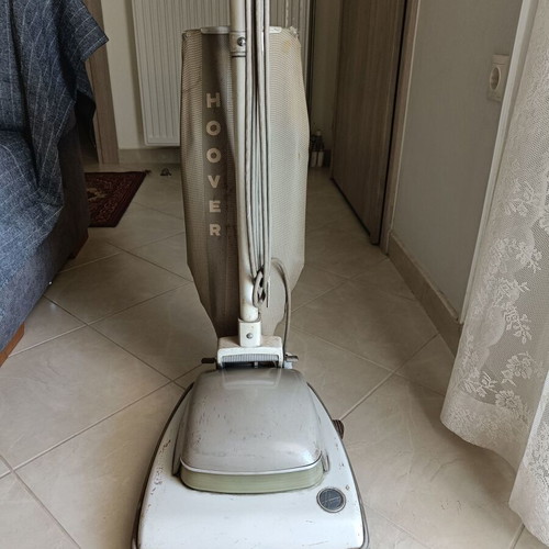 Hoover vacuum cleaner used, ideal for carpets and rugs