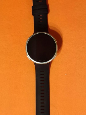 Polar Vantage V2 smartwatch used with new strap