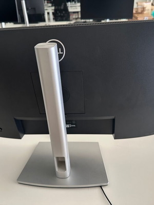 Dell IPS LED Full HD Monitor P2422H like new