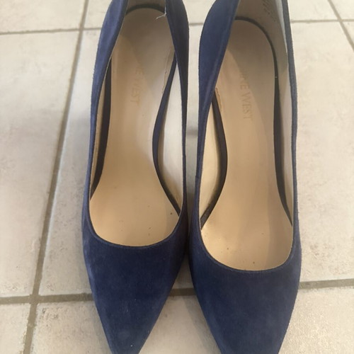 Nine West blue suede pumps size 38.5 used
