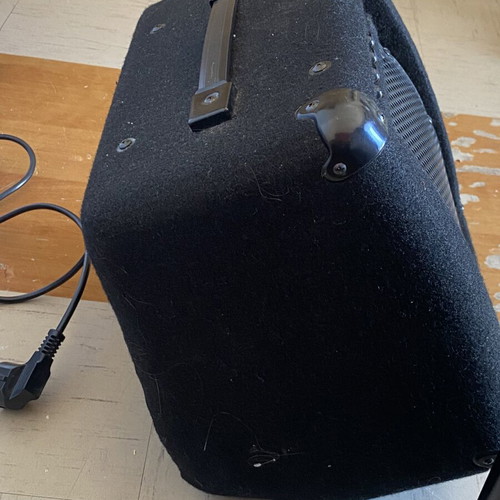 Samick SG-10 guitar amplifier used, 10 watts, overdrive
