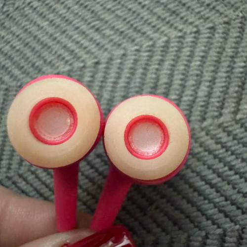 I Luv Bluetooth Earbuds like new
