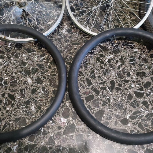 Bicycle wheels 20 inches used, with tires and inner tubes