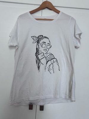 Makó t-shirt used size XL white