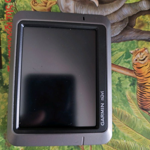 Garmin nuvi GPS used with auto reset issue, for repair or parts