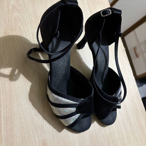Latin women's shoes size 39 used