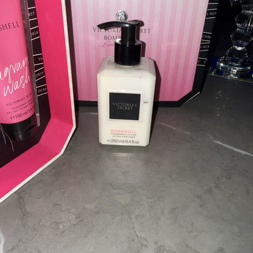 Victoria’s Secret Bombshell Eau de Parfum Gift Set new with lotion
