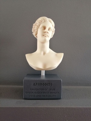 Aphrodite statue used, alabaster, height 19 cm