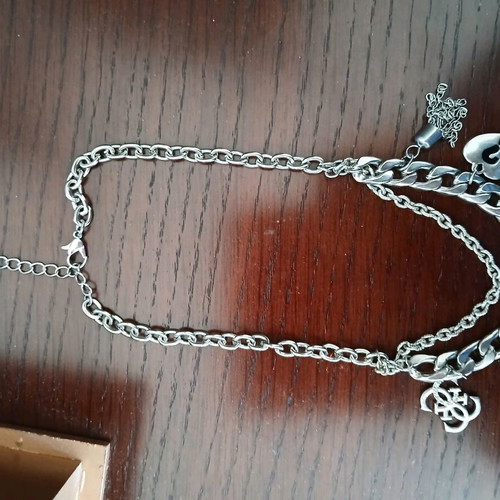 Guess necklace like new, silver