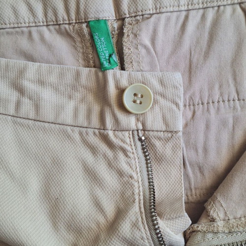 United Colors of Benetton Beige Micro Stripe Chino Shorts Small like new