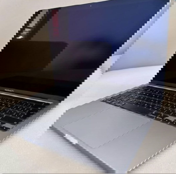 Apple MacBook Pro M1