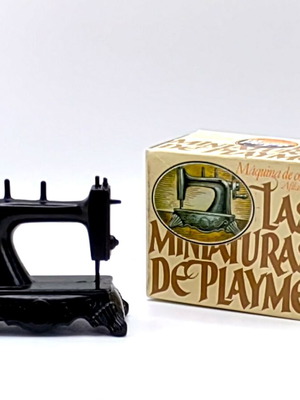 Vintage Play-me Singer Sewing Machine Pencil Sharpener new