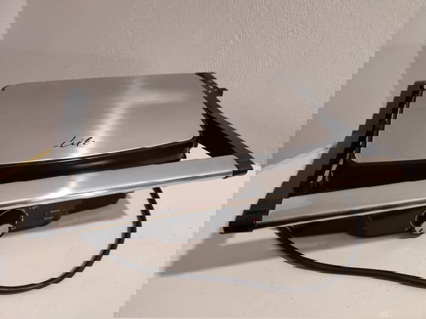 Τοστιέρα γκρίλιέρα Life grill time 2kw