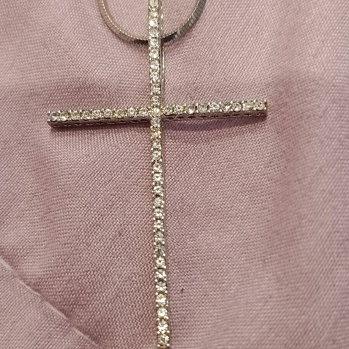 Women's cross pendant with zirconia like new