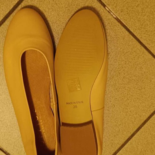 Office leather flats beige new, size 38