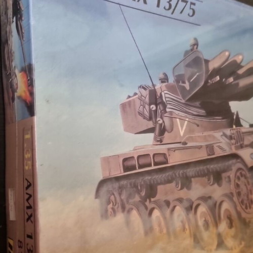 Amx 13/75 1:35 Model Kit sealed by Heller