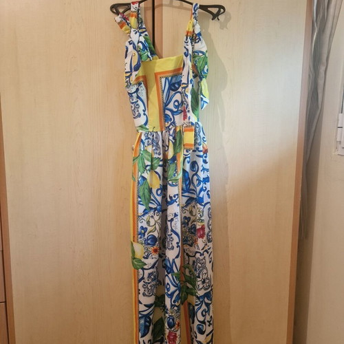 Women's dress like new with beautiful design, size S