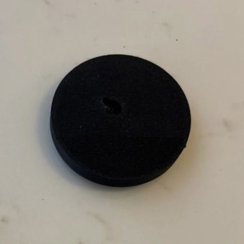 Wall mount key holder for one key with ring