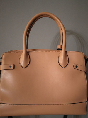 Τσάντα Charles & Keith nude μεταχειρισμένη χειρός με λουράκι ώμου