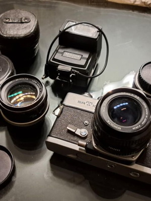 Minolta SR-T 101 camera like new with lenses and case