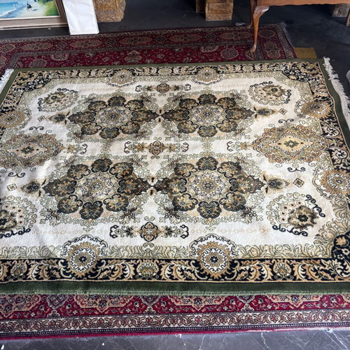 Rug 1.94 x 2.65 like new in cypress shades