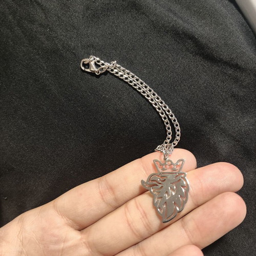 Saab logo keychain like new, silver