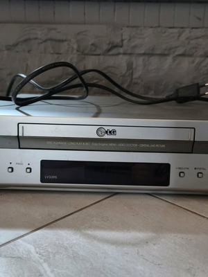 Video cassette recorder LG used, model LV3395