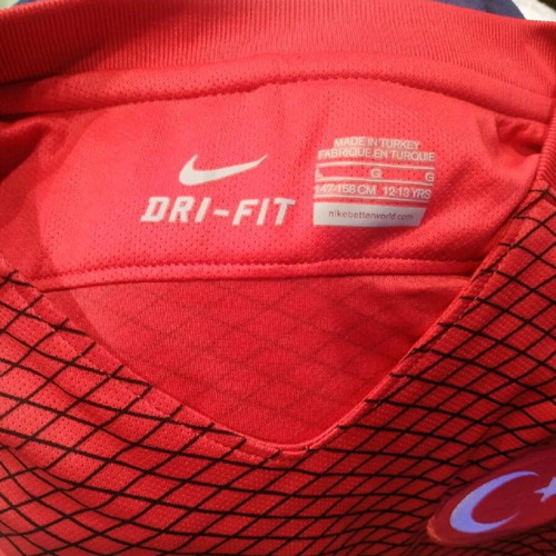 Nike football jersey kids like new for 12-13 years old