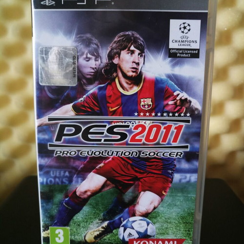 PES Pro Evolution Soccer 2011 PSP game like new with booklet