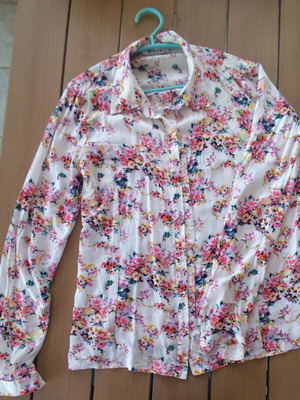 Floral long-sleeve shirt used, white multicolor, size XL