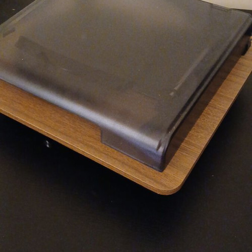 Turntable with Bluetooth like new, plays 33 and 45 rpm records