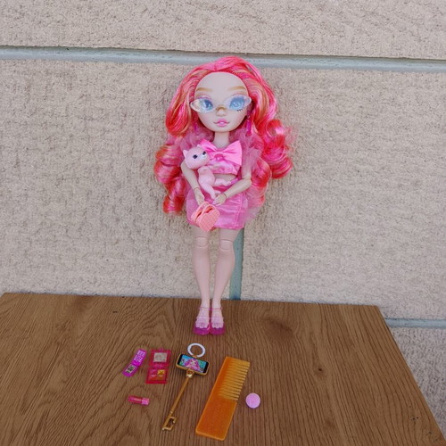 Rainbow High Pinkly Paige doll New Friends curvy edition